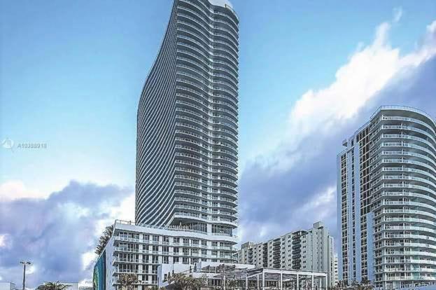 Stay At The Top With Amazing Views By Rent4Us 好莱坞 外观 照片