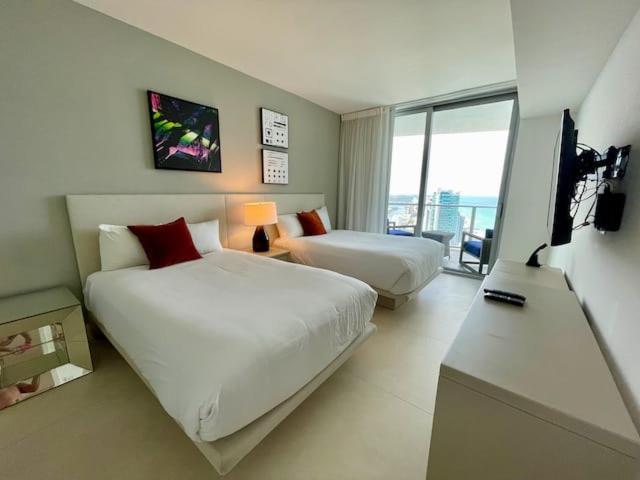 Stay At The Top With Amazing Views By Rent4Us 好莱坞 外观 照片