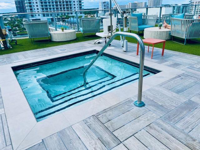 Stay At The Top With Amazing Views By Rent4Us 好莱坞 外观 照片